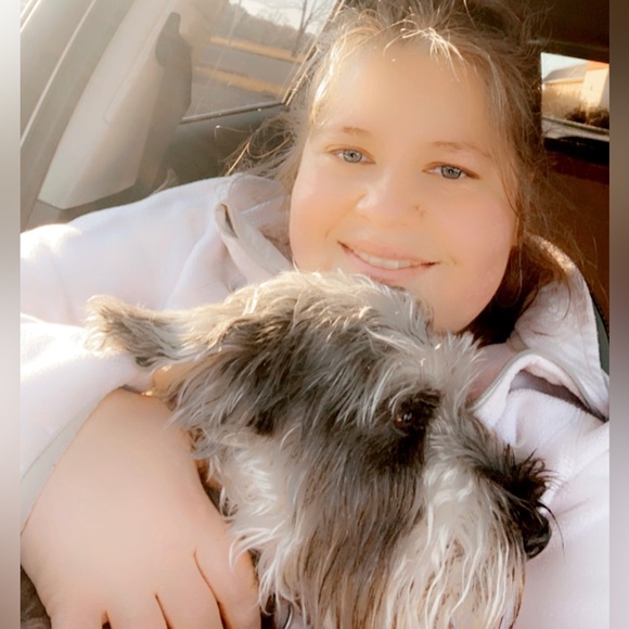 Meet your Posher, Stephanie - Picture 3 of 7